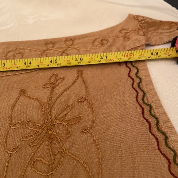 Gorgeous vintage long embroidered wraparound beige skirt made in India (mlb) - Picture 9 of 16